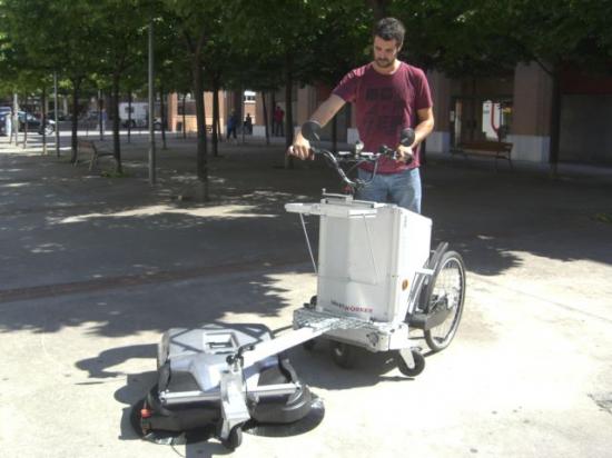 Triciclo elctrico Smartworker SWS con barredora