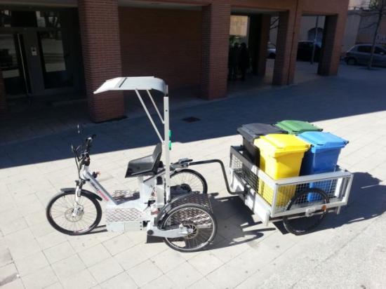 Triciclo elctrico Smartworker SWB con remolque para contenedores