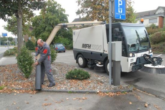 Barredora Aebi MFH 5500  aspirador