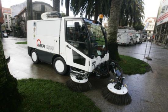 Barredora Aebi MFH 2500 en el Concello de Caldas