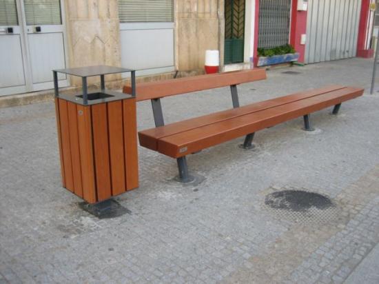Banco y papelera