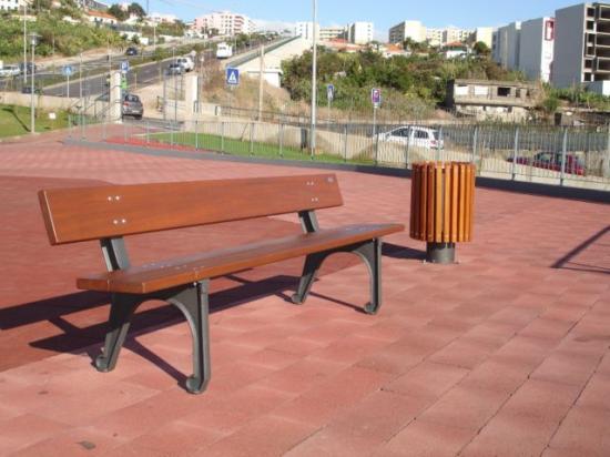 Banco y papelera