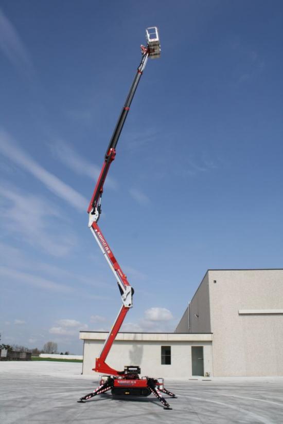 Plataforma area con orugas HINOWA Light Lift 20.10