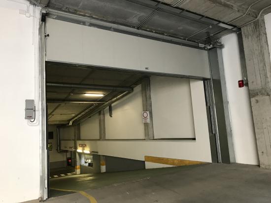 PUERTA GUILLOTINA CORTAFUEGOS Depsito Municipal de Vehculos en Vigo