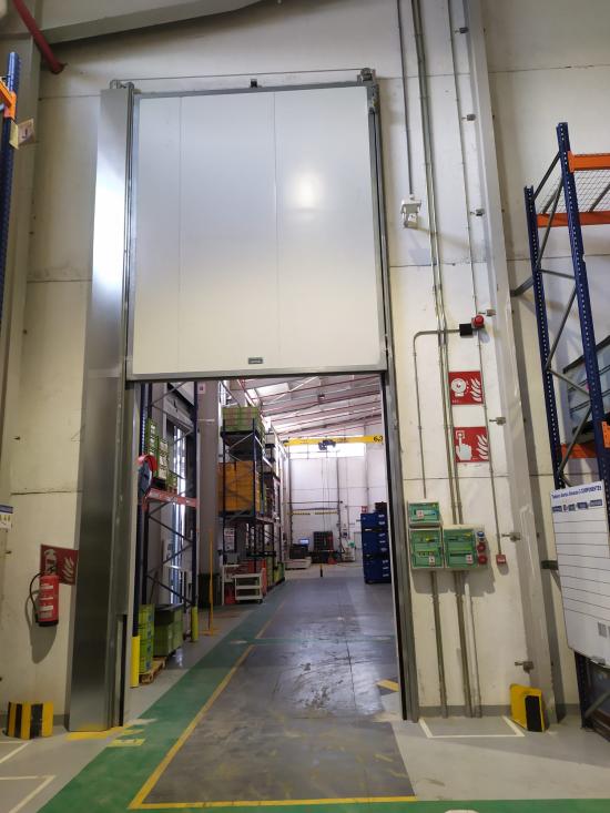 Puerta corredera cortafuegos en fbrica de Allariz